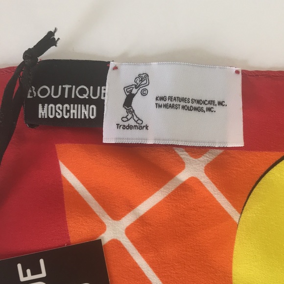 Moschino Boutique Made in Italy Silk Scarf Olive Oyl NWT - Picture 6 of 8